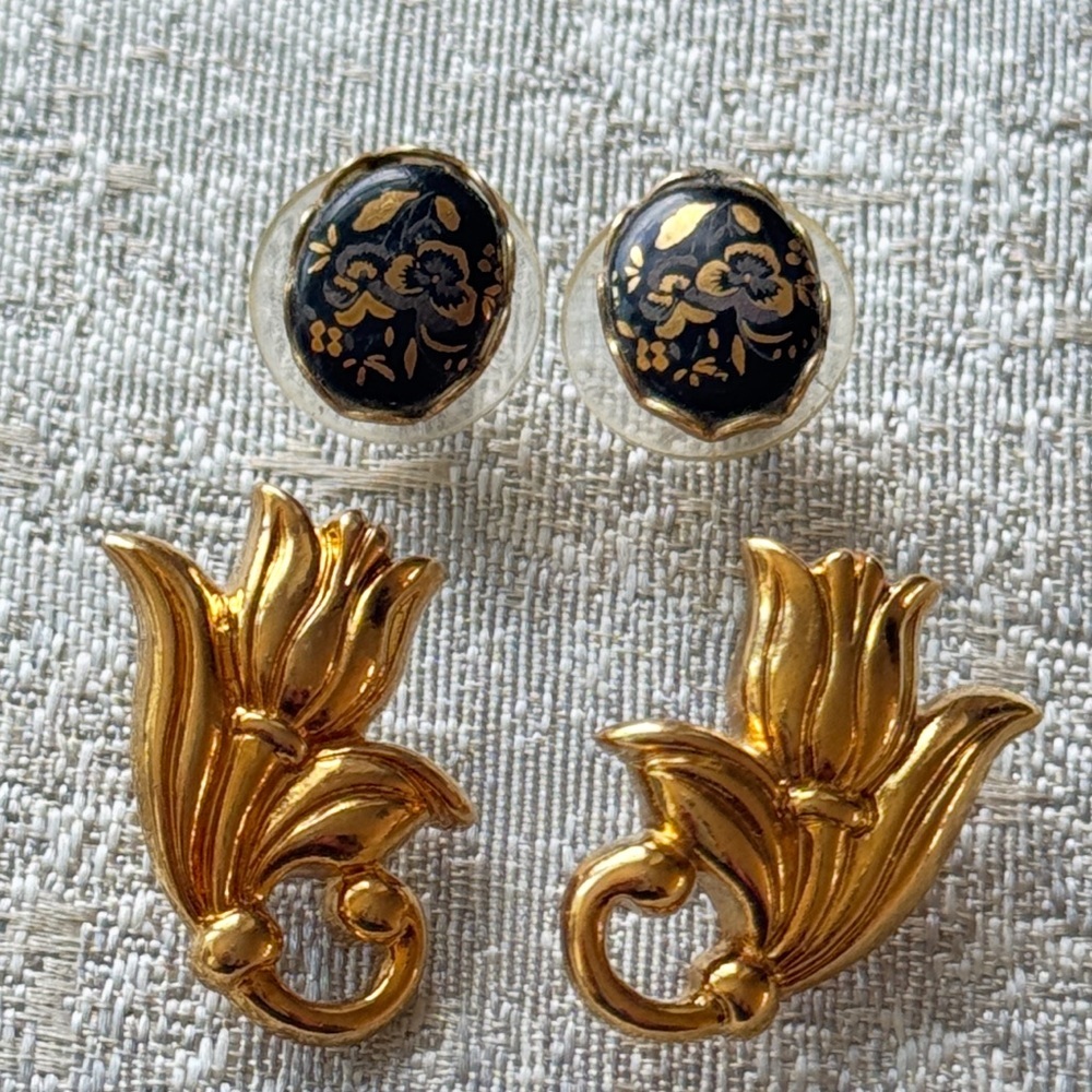 Earrings set,Elegant Gold and Black Floral Earrings Set vintage